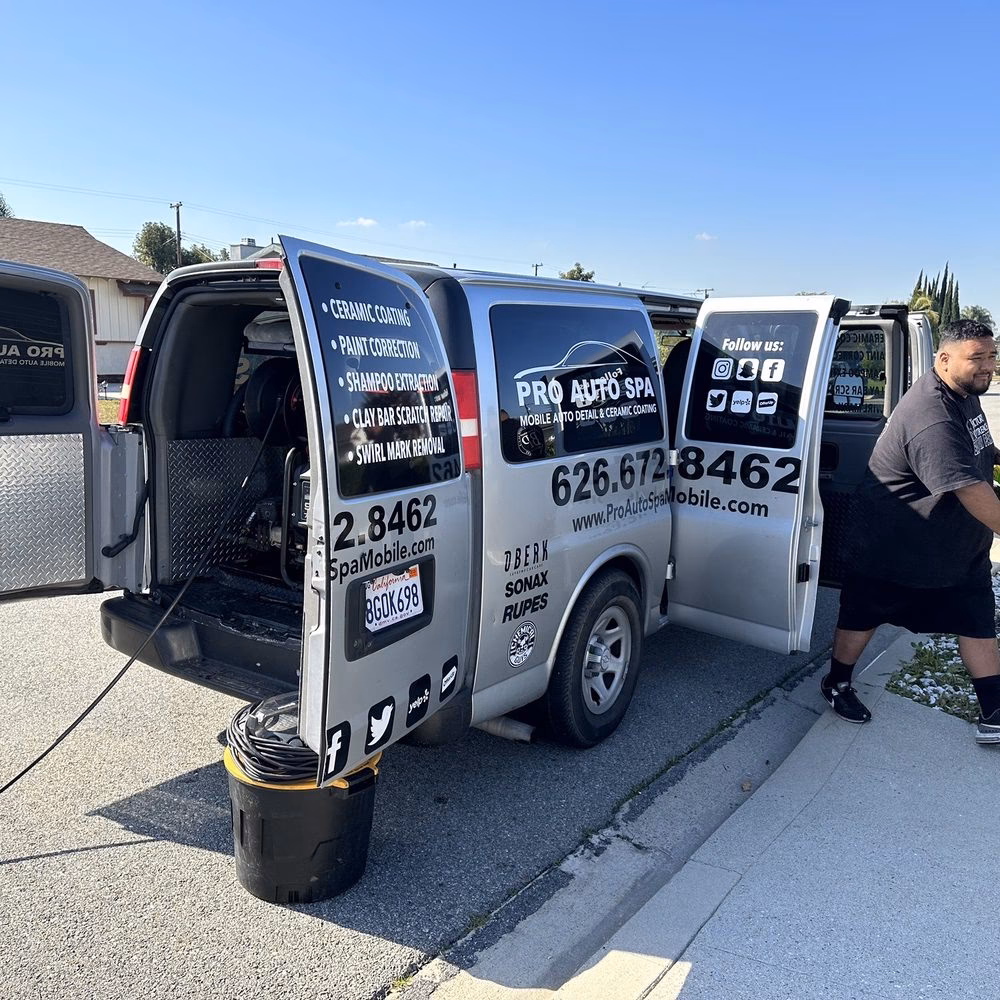 Is La mobile detailing a Yelp advertiser?