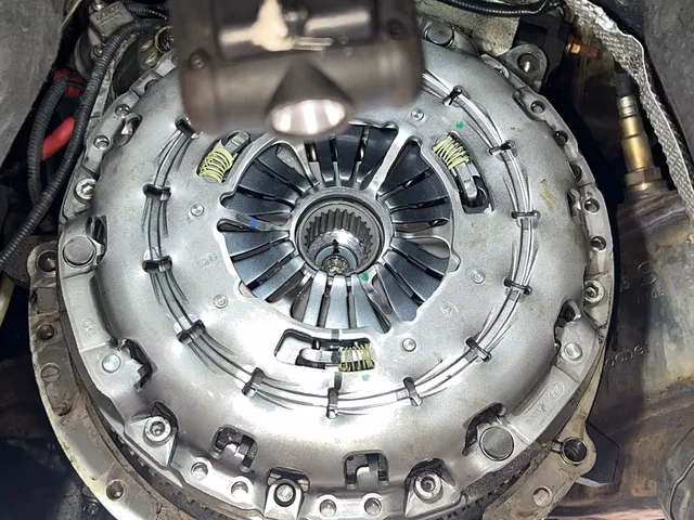 Can a mobile mechanic do a clutch replacement?