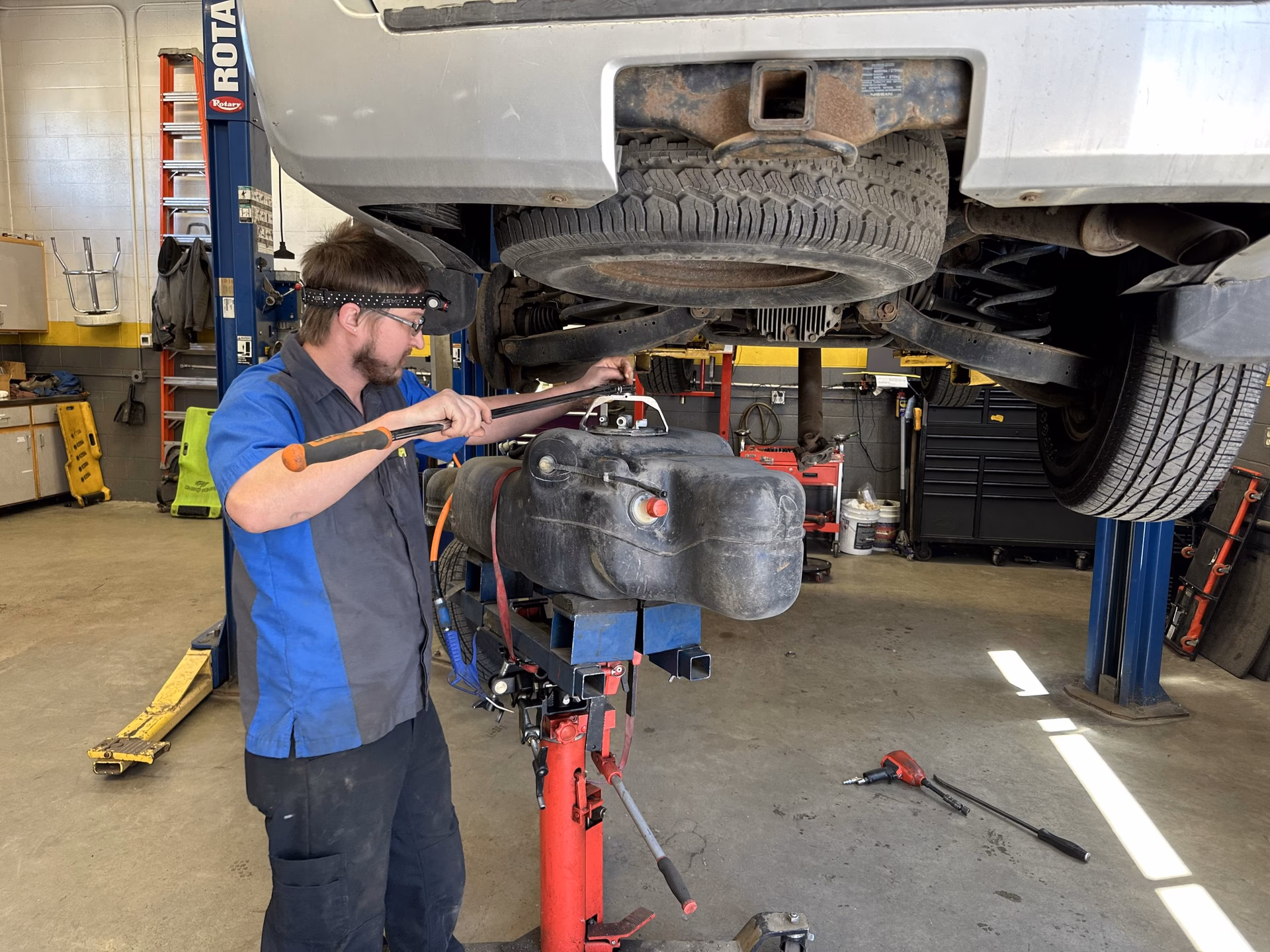 What is car service at dubninskaya abcauto?