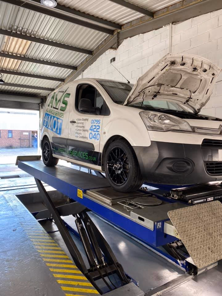 Does Gent's garage in Sittingbourne Mot a car?