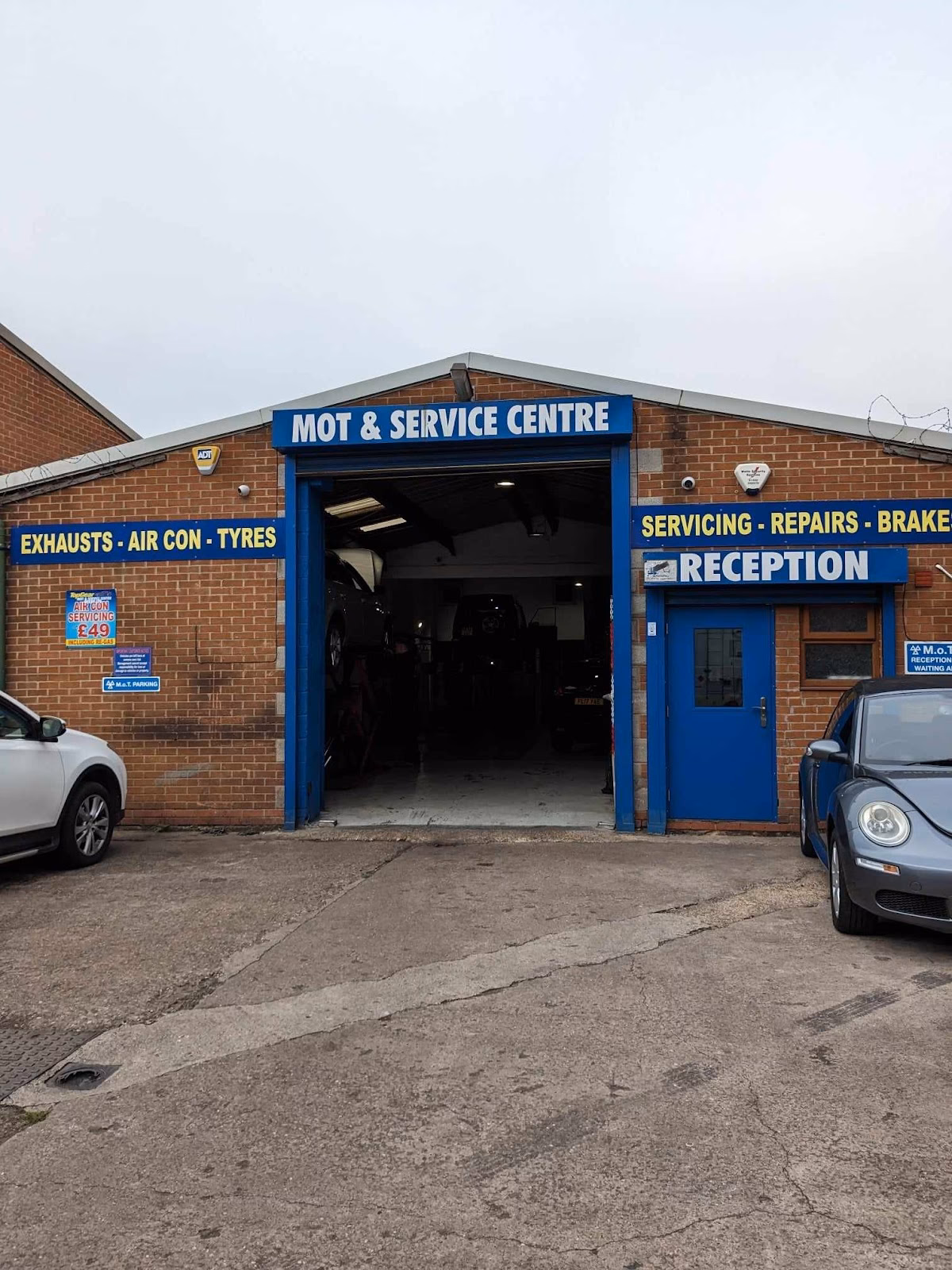 Who are Abbey Street garage & MOT testing?