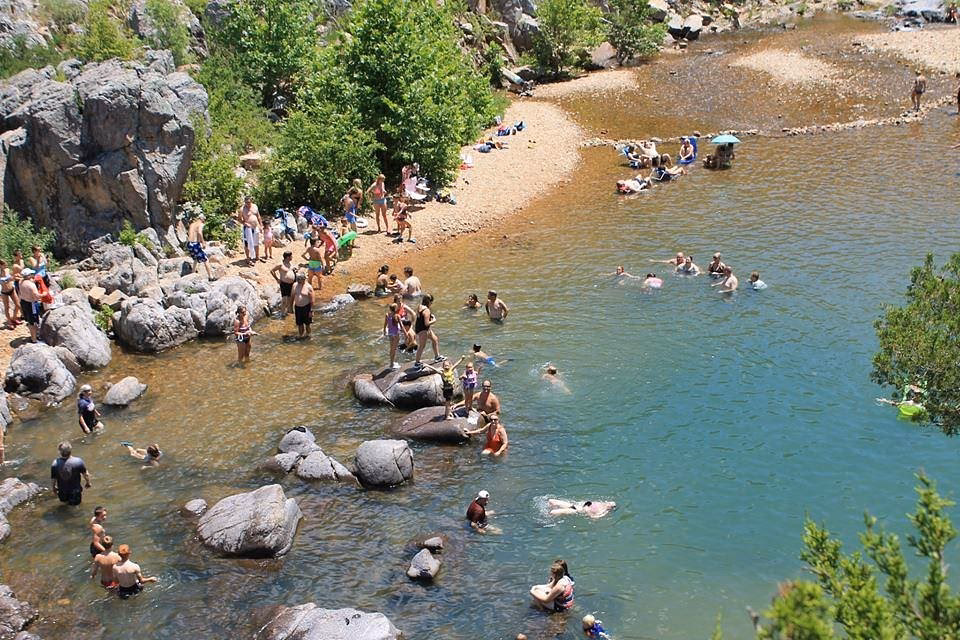 How do I get to McConechy's tyres Johnstone?