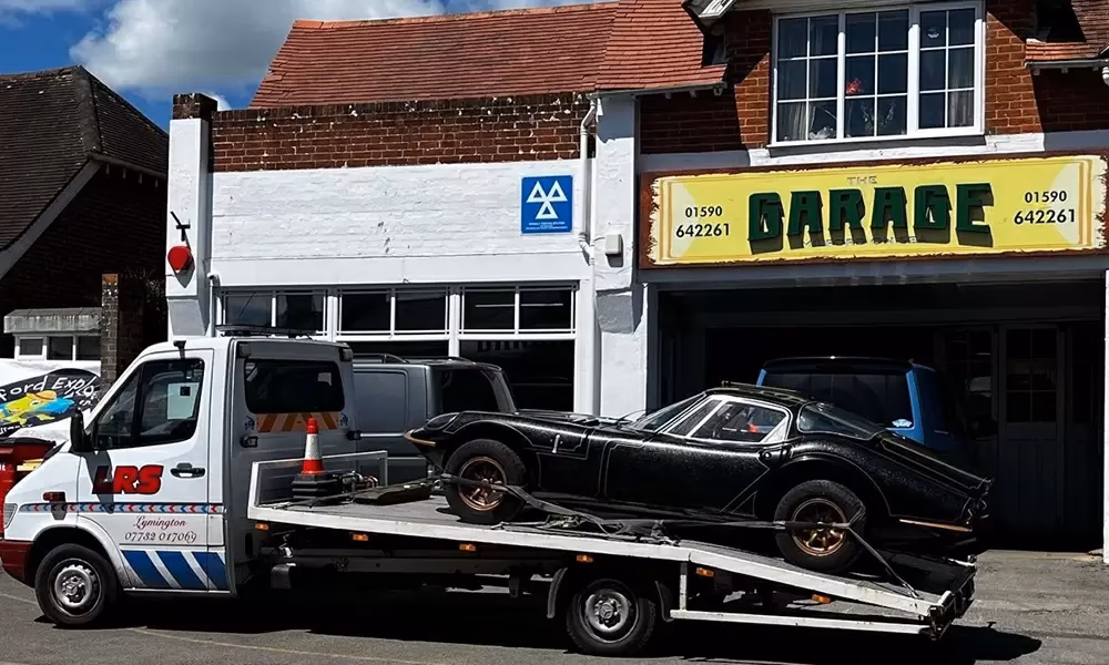 Is Halfords Autocentre Lymington open on Christmas Eve & Boxing Day?