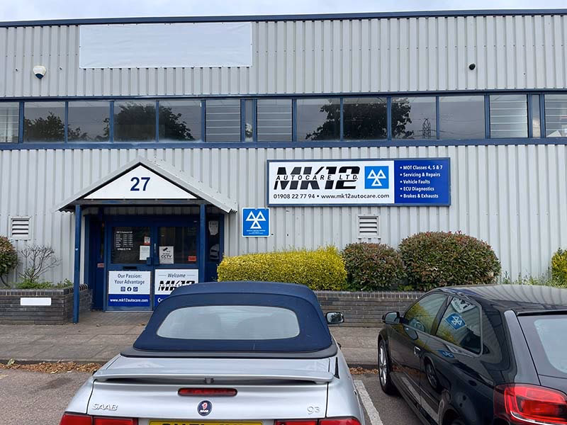 How do I find a Kwik Fit centre in Milton Keynes?