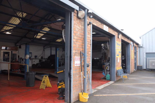 How long does a car Mot take?