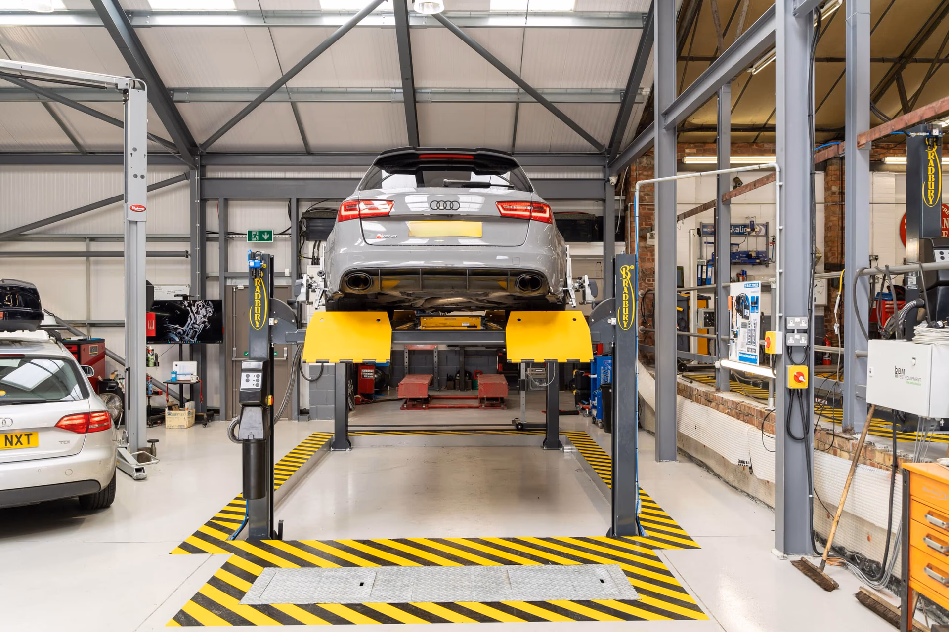 Why should you choose a local garage in Worthing?