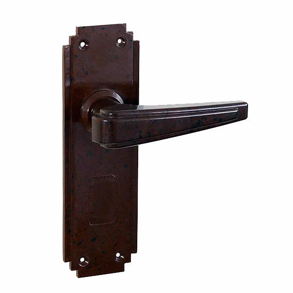 Can a broken door cause a car to fail a MOT?