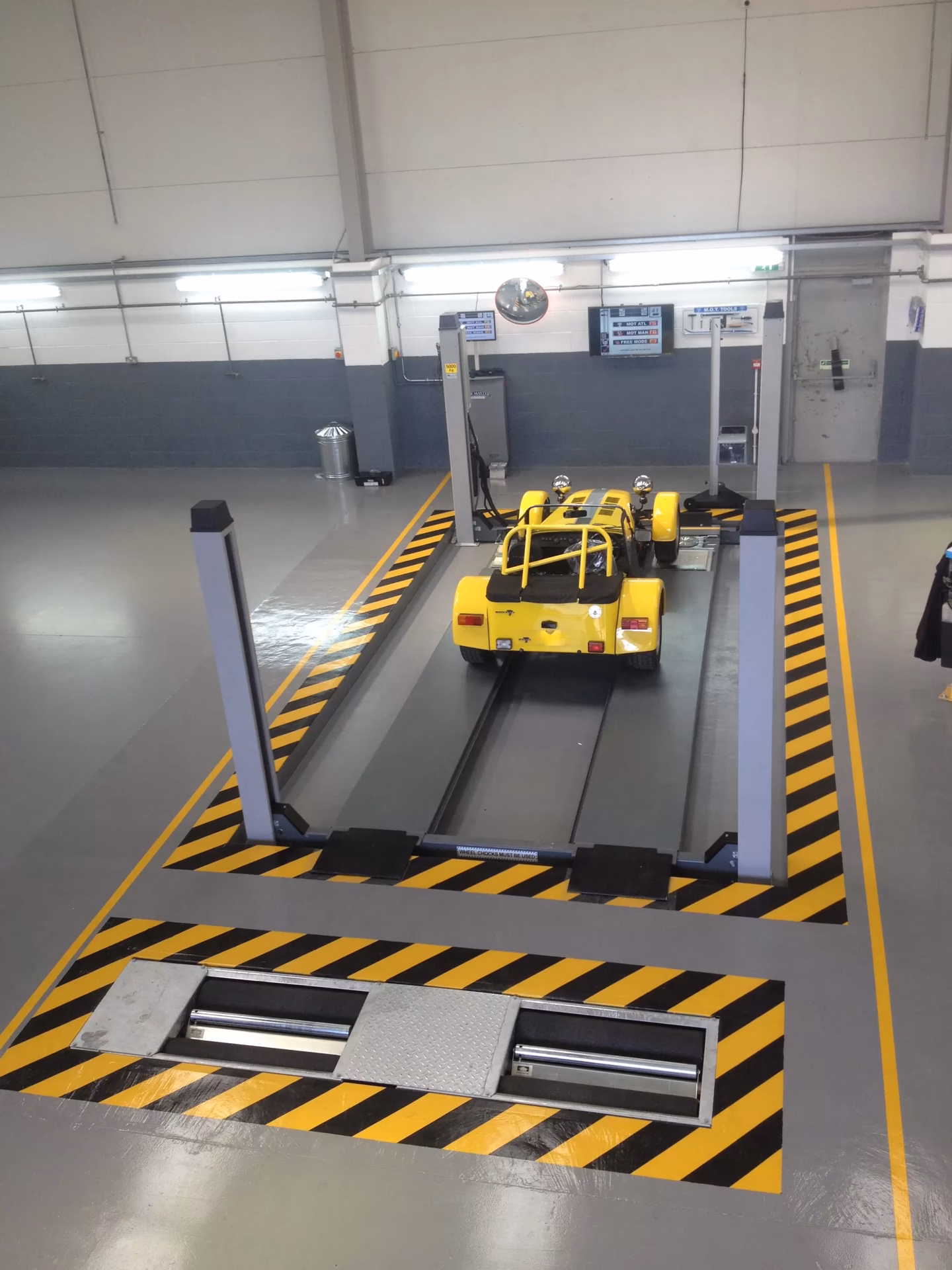 Who is Kent garage equipment?