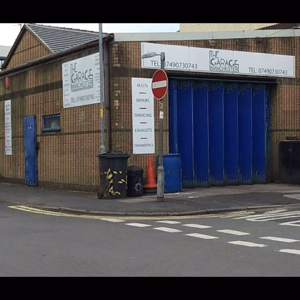 Where can I book An MOT in Oldham?