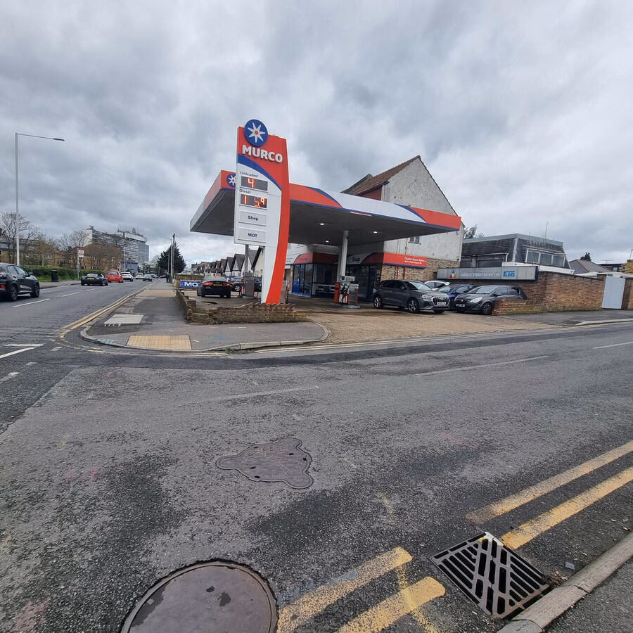 Can I apply for a garage in Hillingdon?