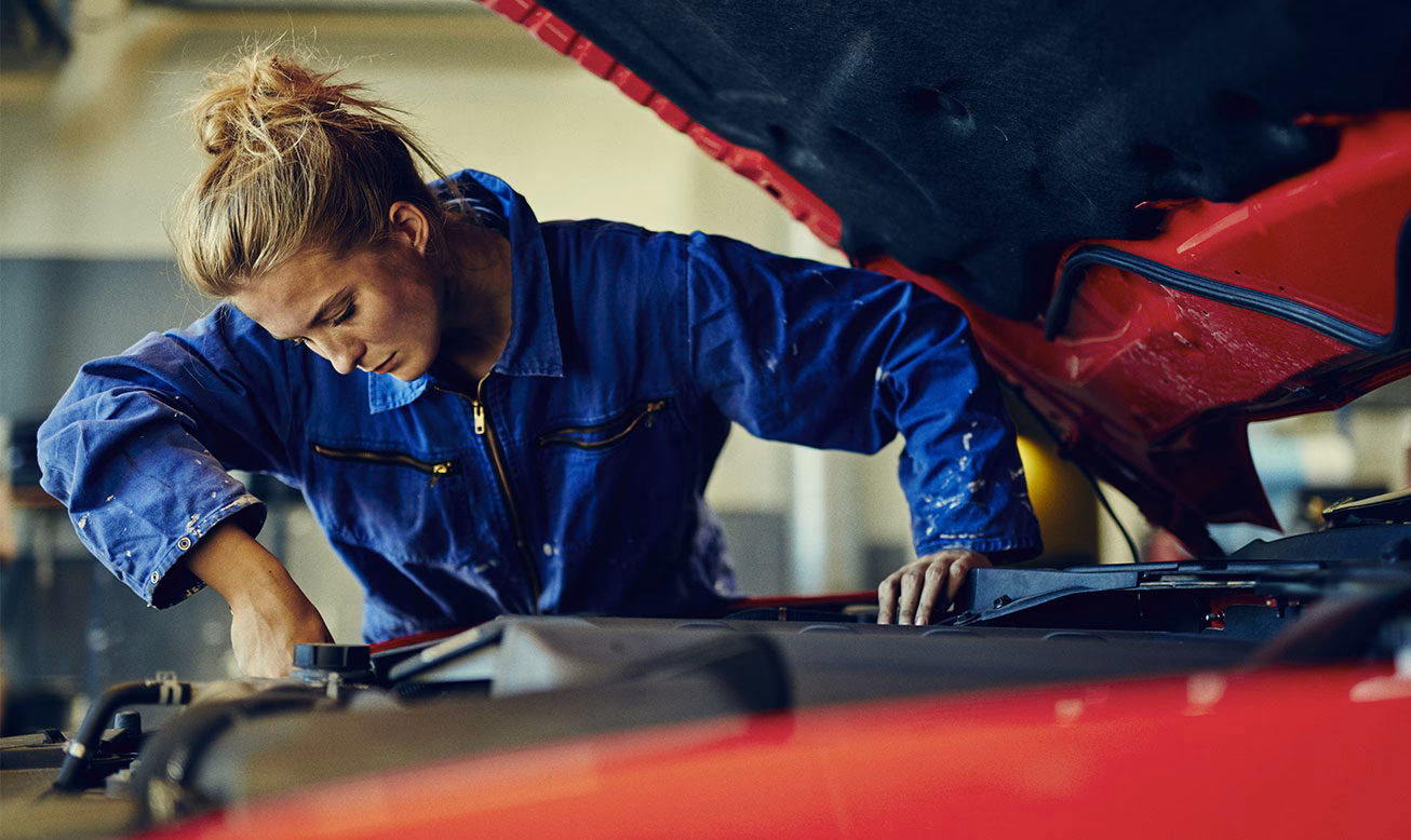 How do I book An MOT test at Garden Street MOT centre?