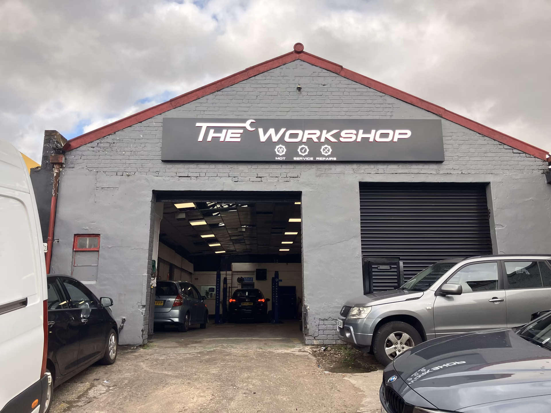 What services does Windam garage offer?