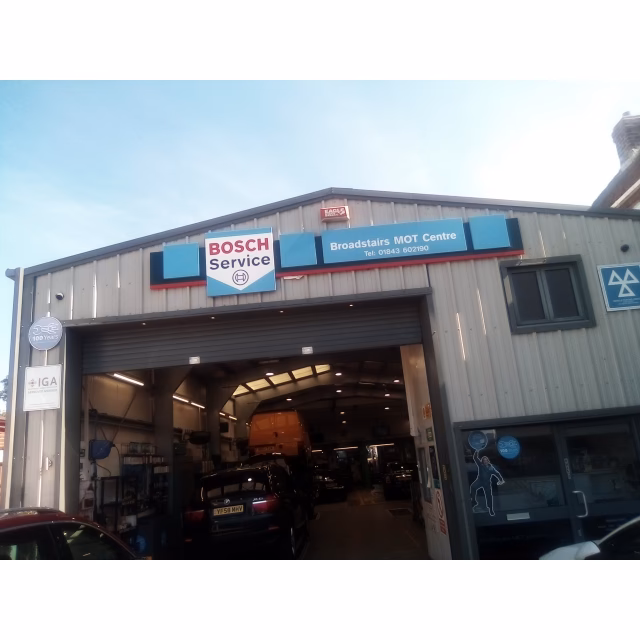 Who is Broadstairs MOT centre?