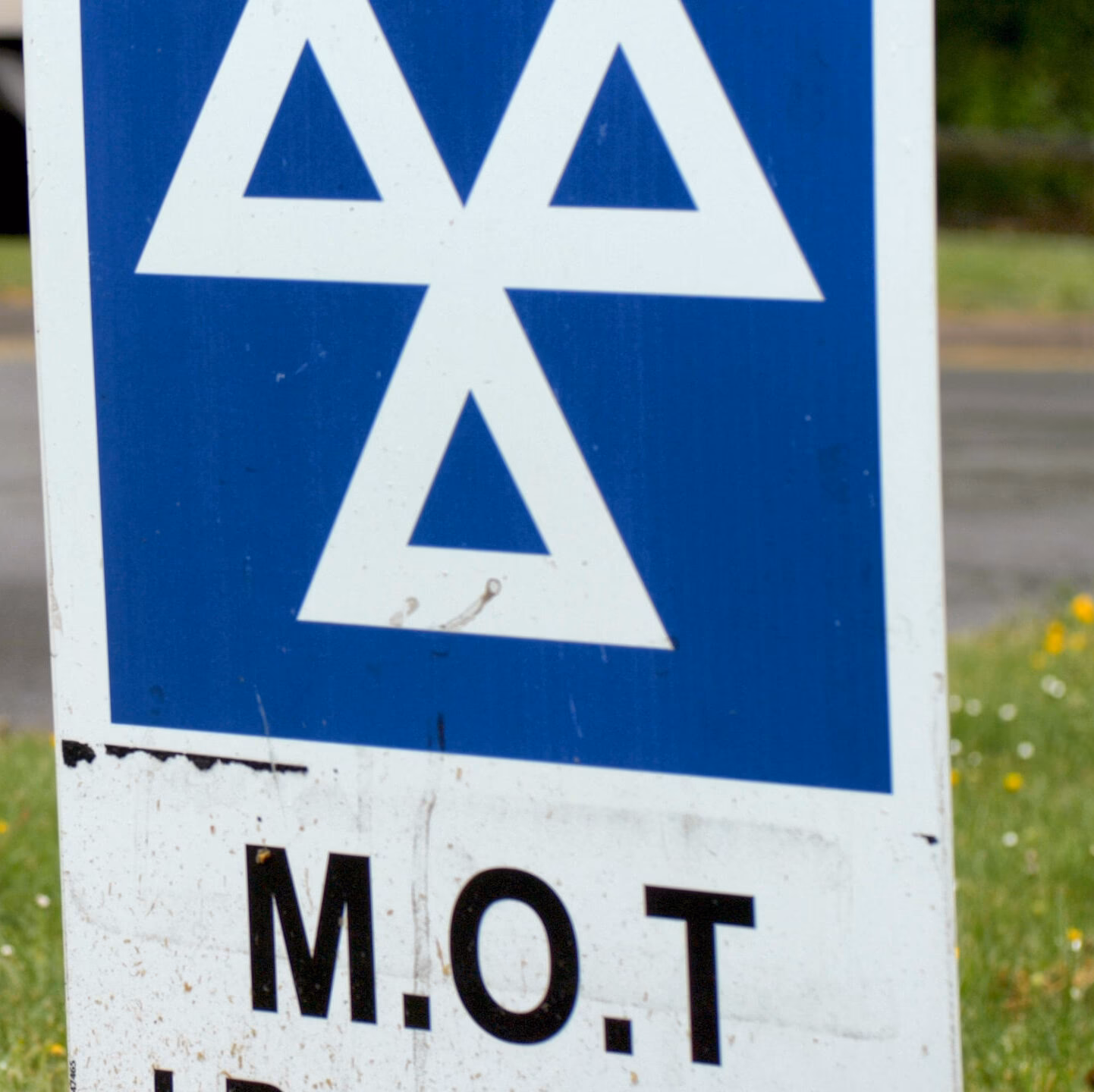 What types of car repair services does fishponds offer?