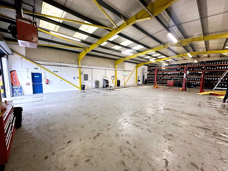 Where can I book An MOT & service in Sheffield?