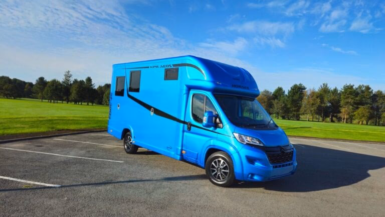 What does Mam mean on a horsebox?