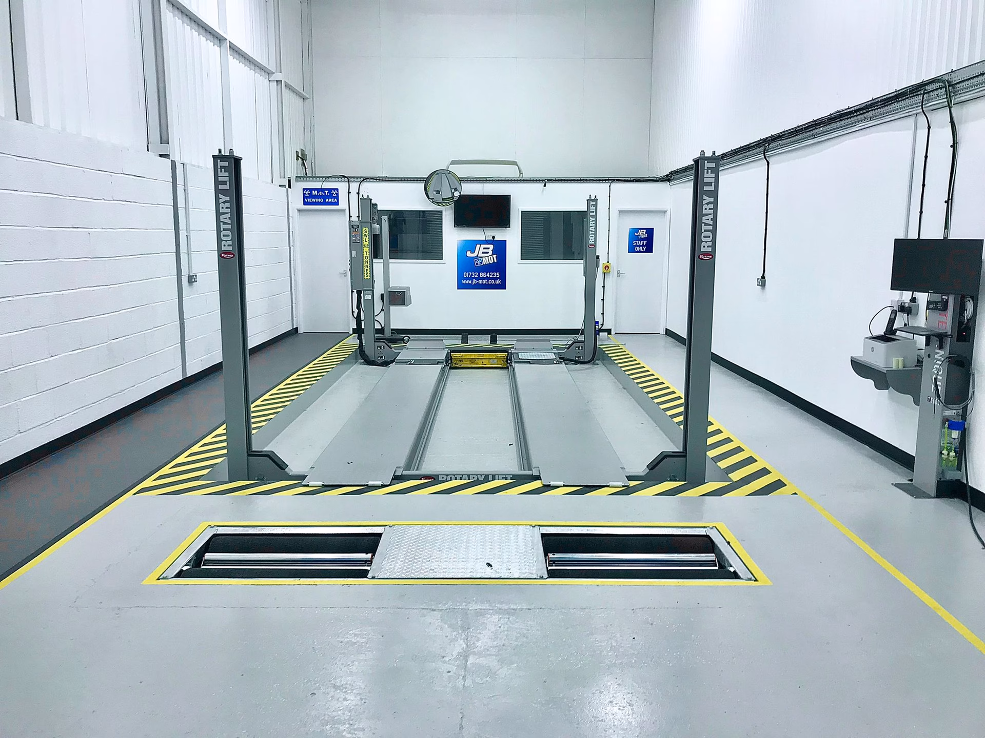 Where can I book a car service in Edenbridge?