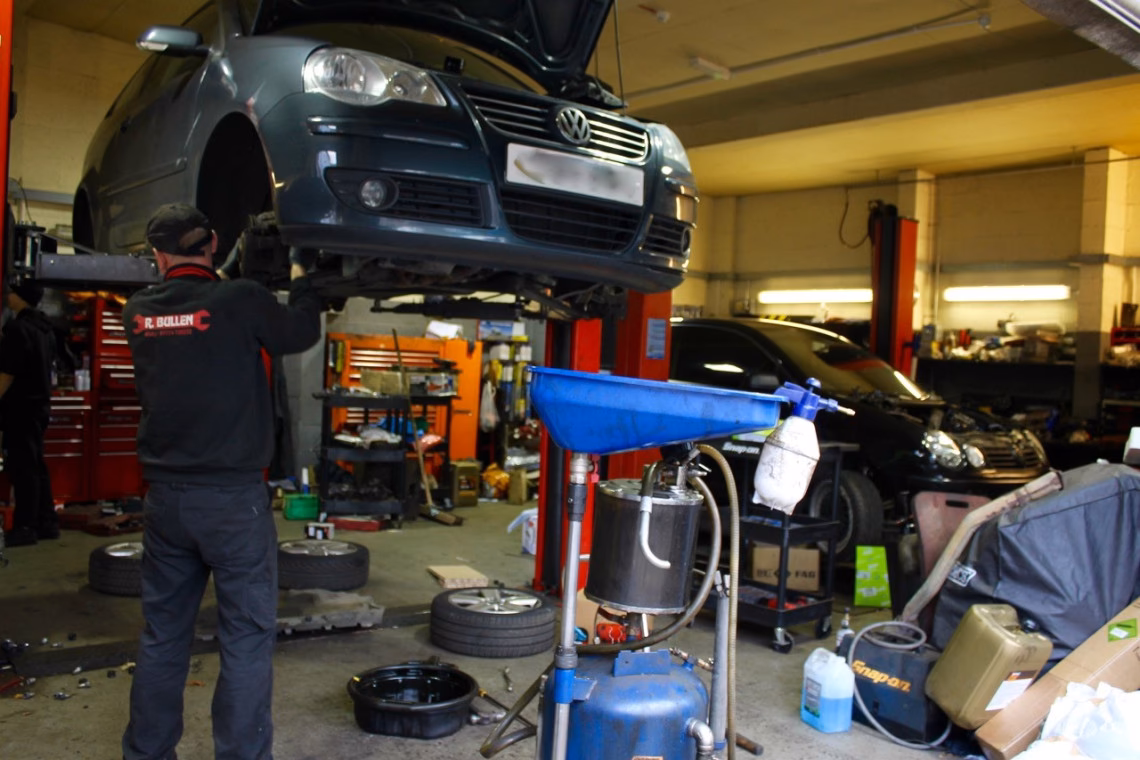 Who are Warlingham Green Car Mechanics?