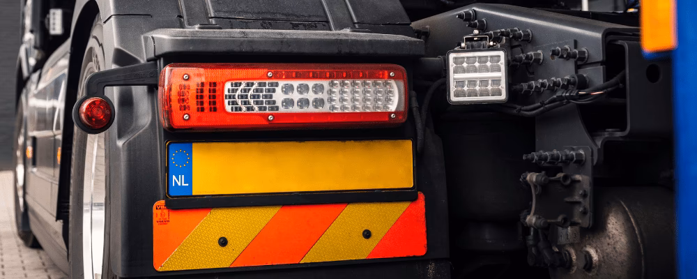 Can a trailer be towed under the Road Vehicles Lighting Regulations 1989?