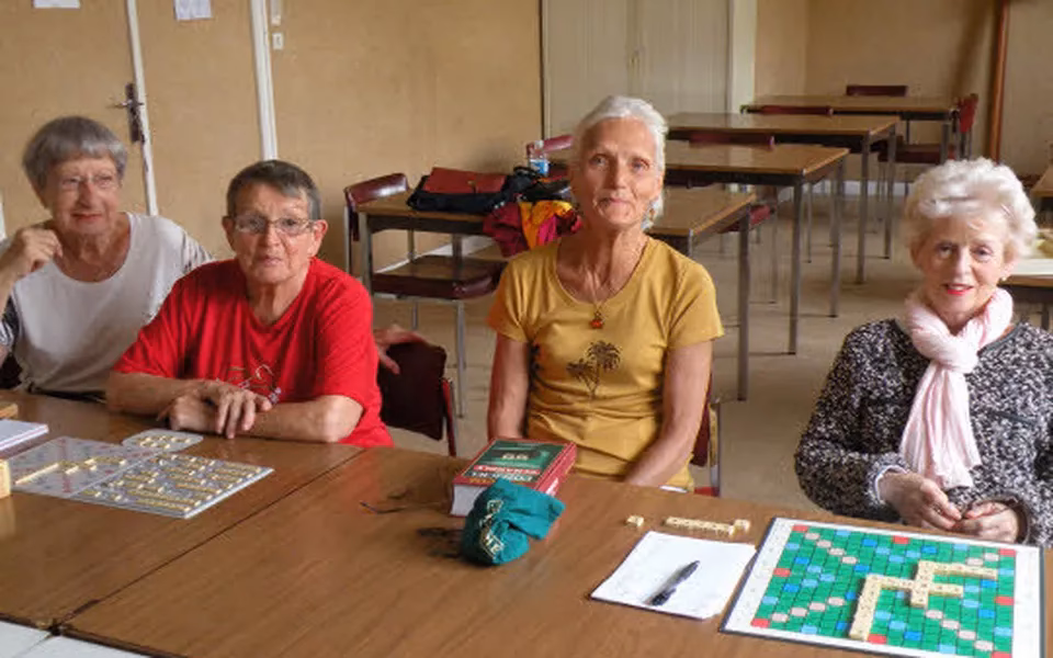 Comment les mots Scrabble sont-ils classés par ordre de total de points ?