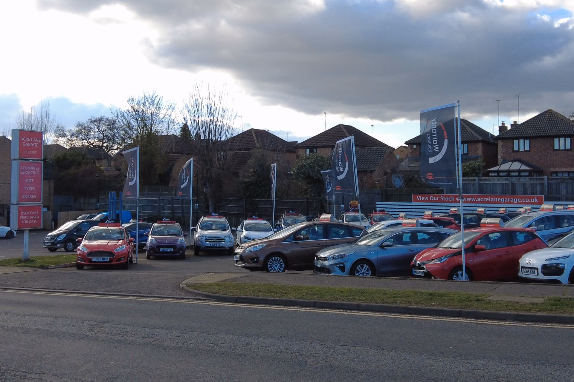 Does Acre Lane garage sell used cars in Northamptonshire?