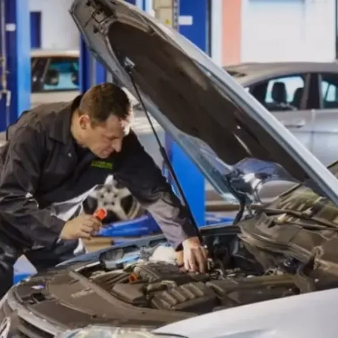 Do I have to go to the same garage for a MOT retest?