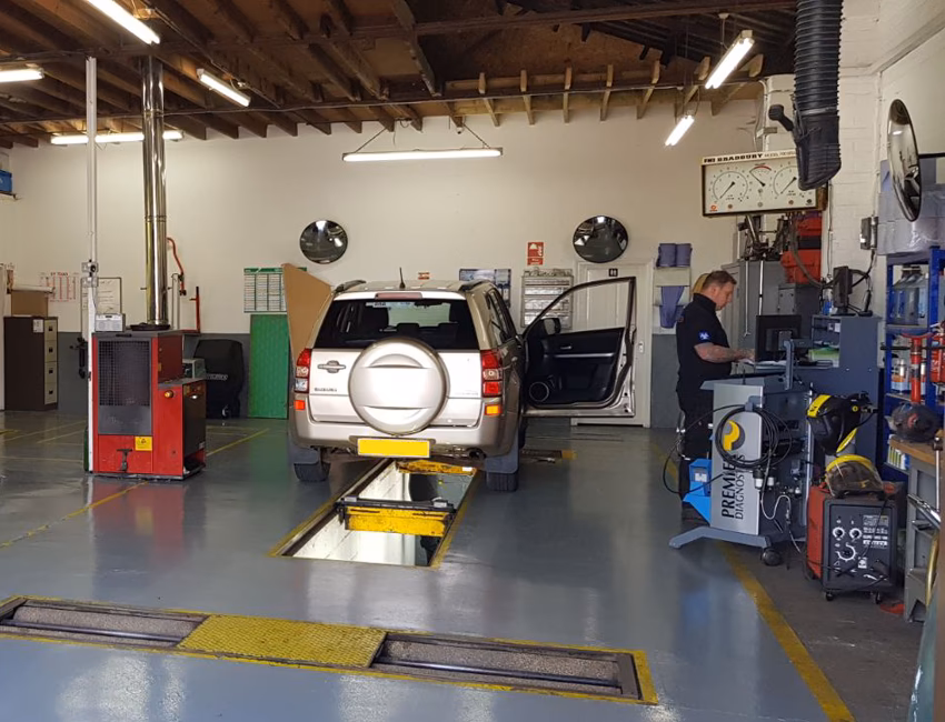 Where can I find a local garage in Horndean?