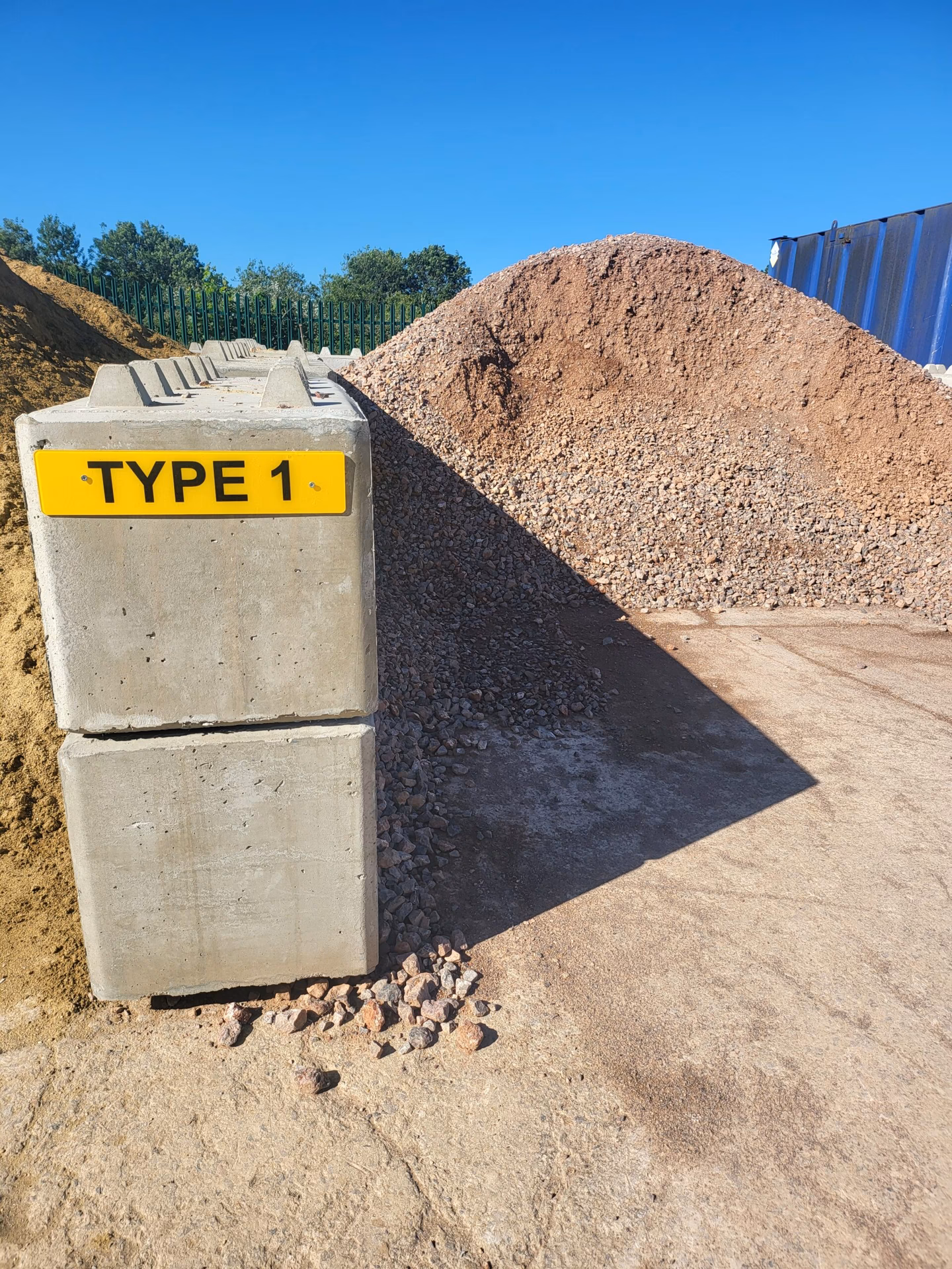What types of aggregates are available in Swindon & Wiltshire?