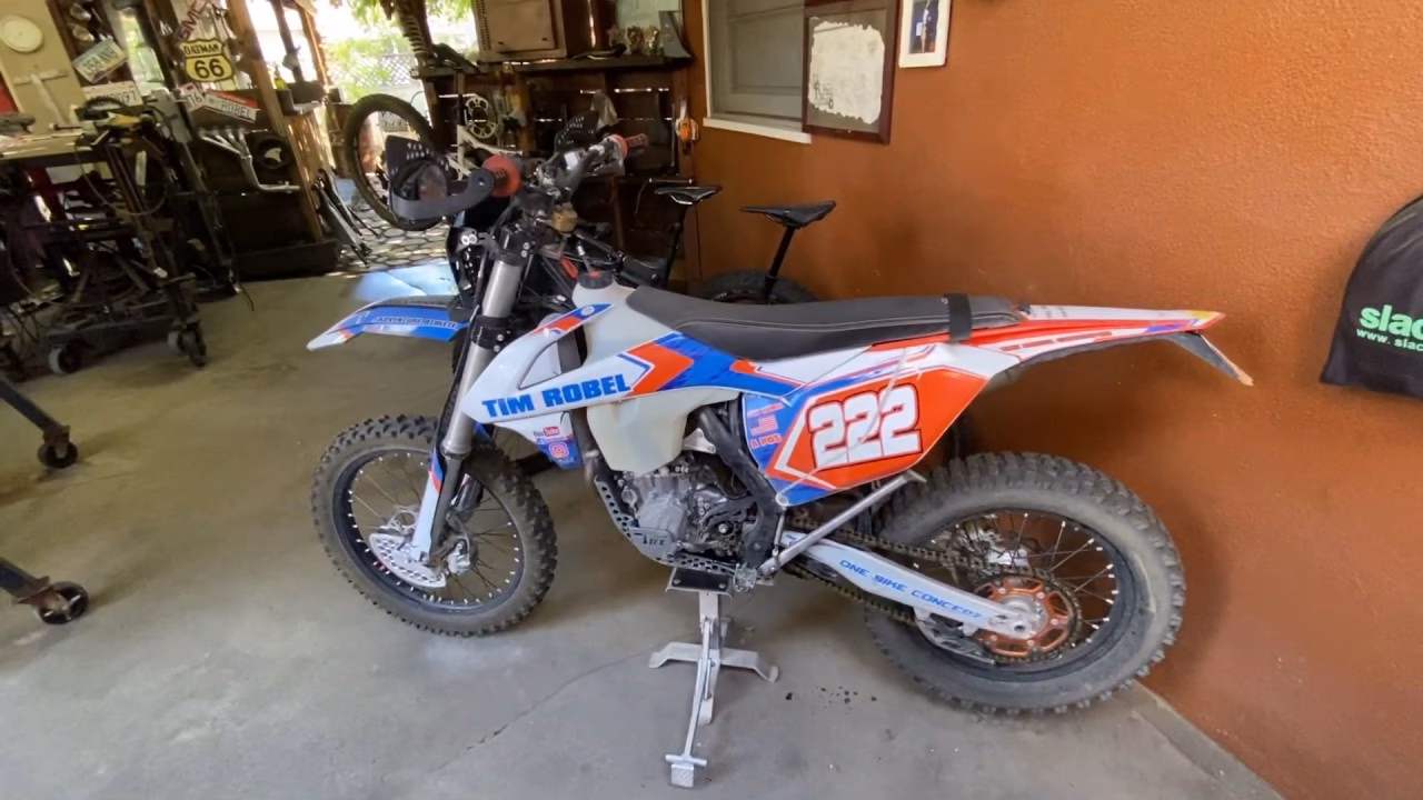 What happens if a fuel pump relay stops working on a motorcycle?