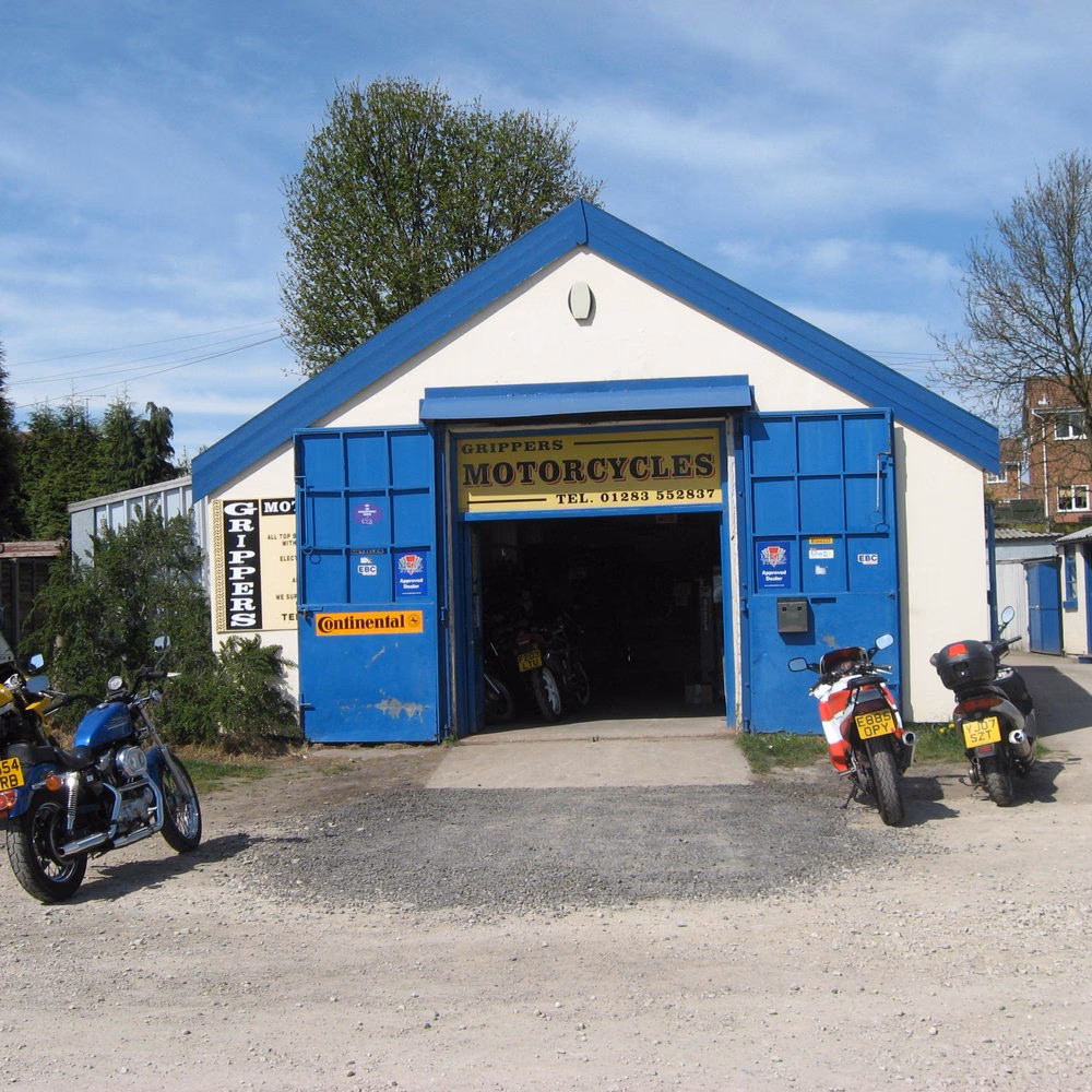 Where can I park my motorbike in Warwick?