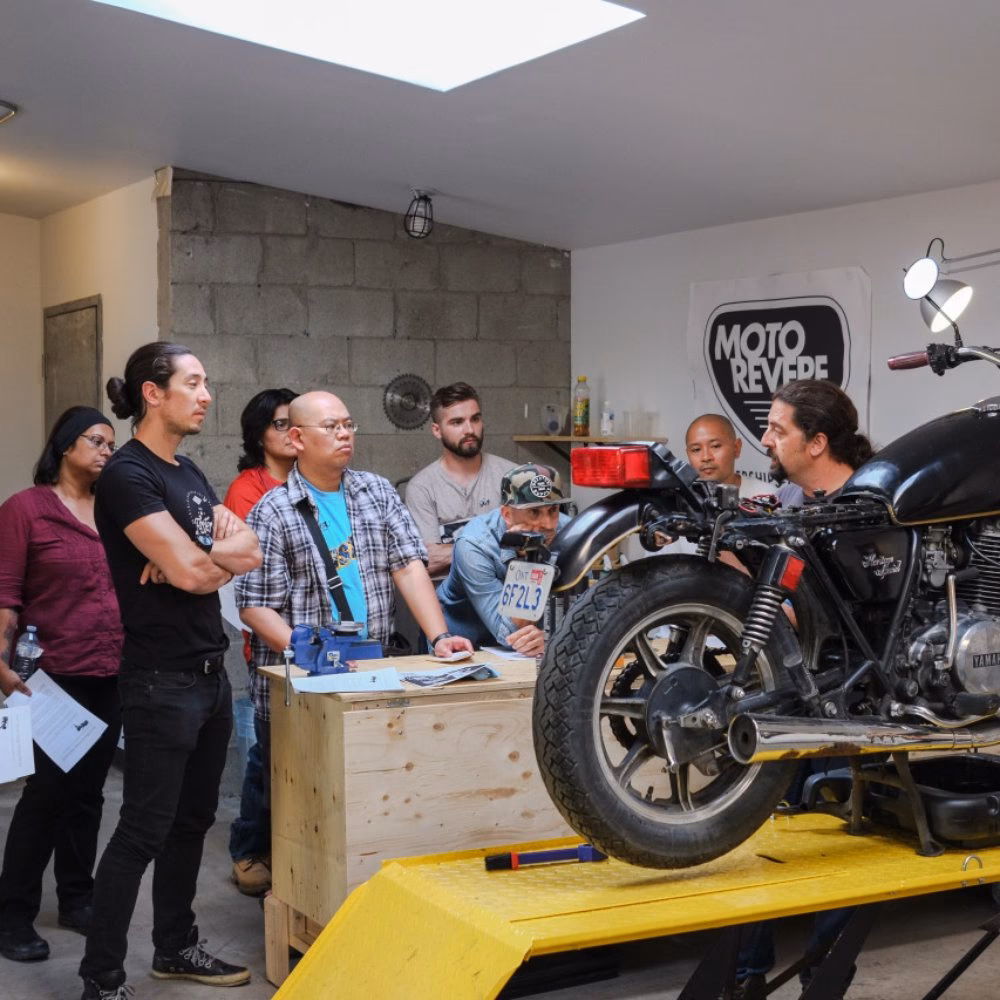 Where can I contact Robins motorcycles?