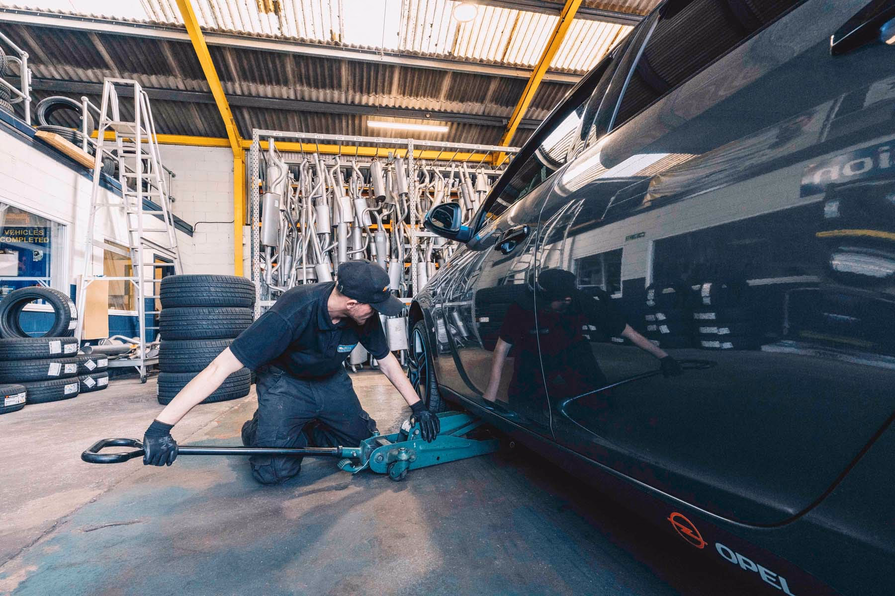 Who is tyre fitting in Cannock (ws110az)?