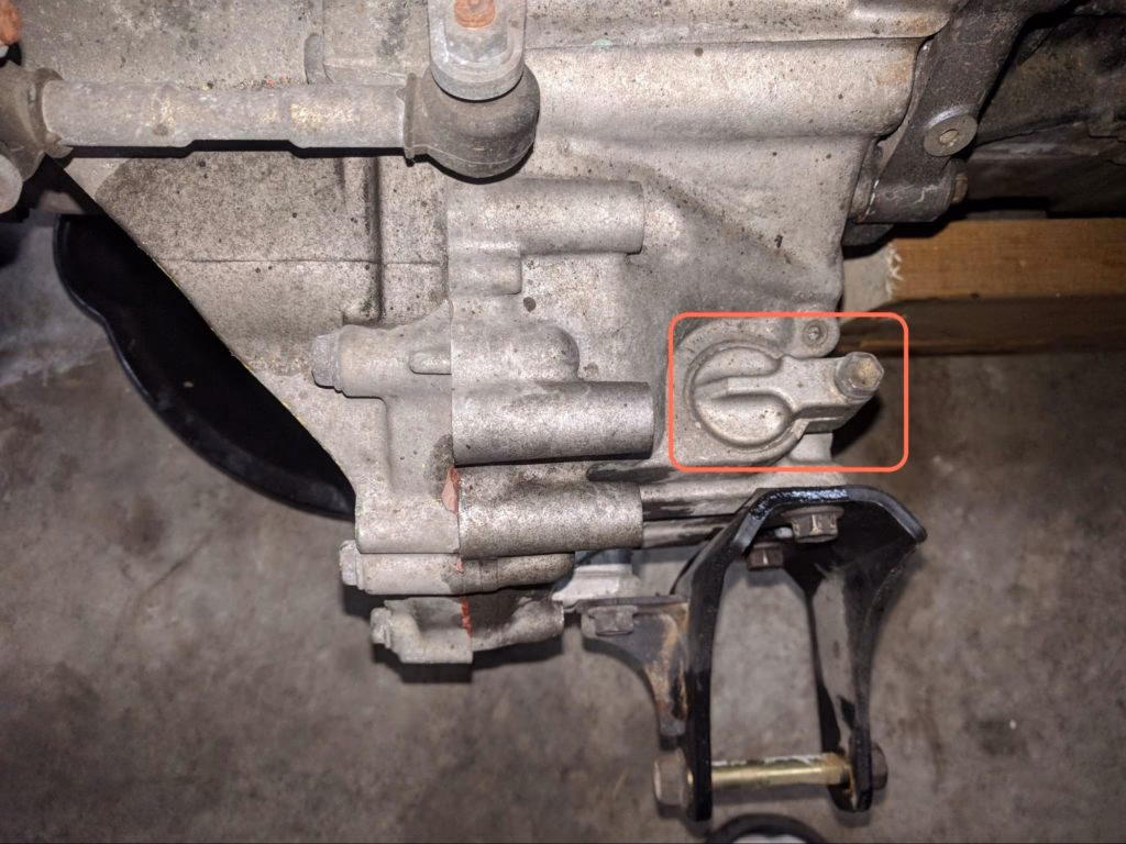 How much oil does a 2003 MR2 Spyder use?