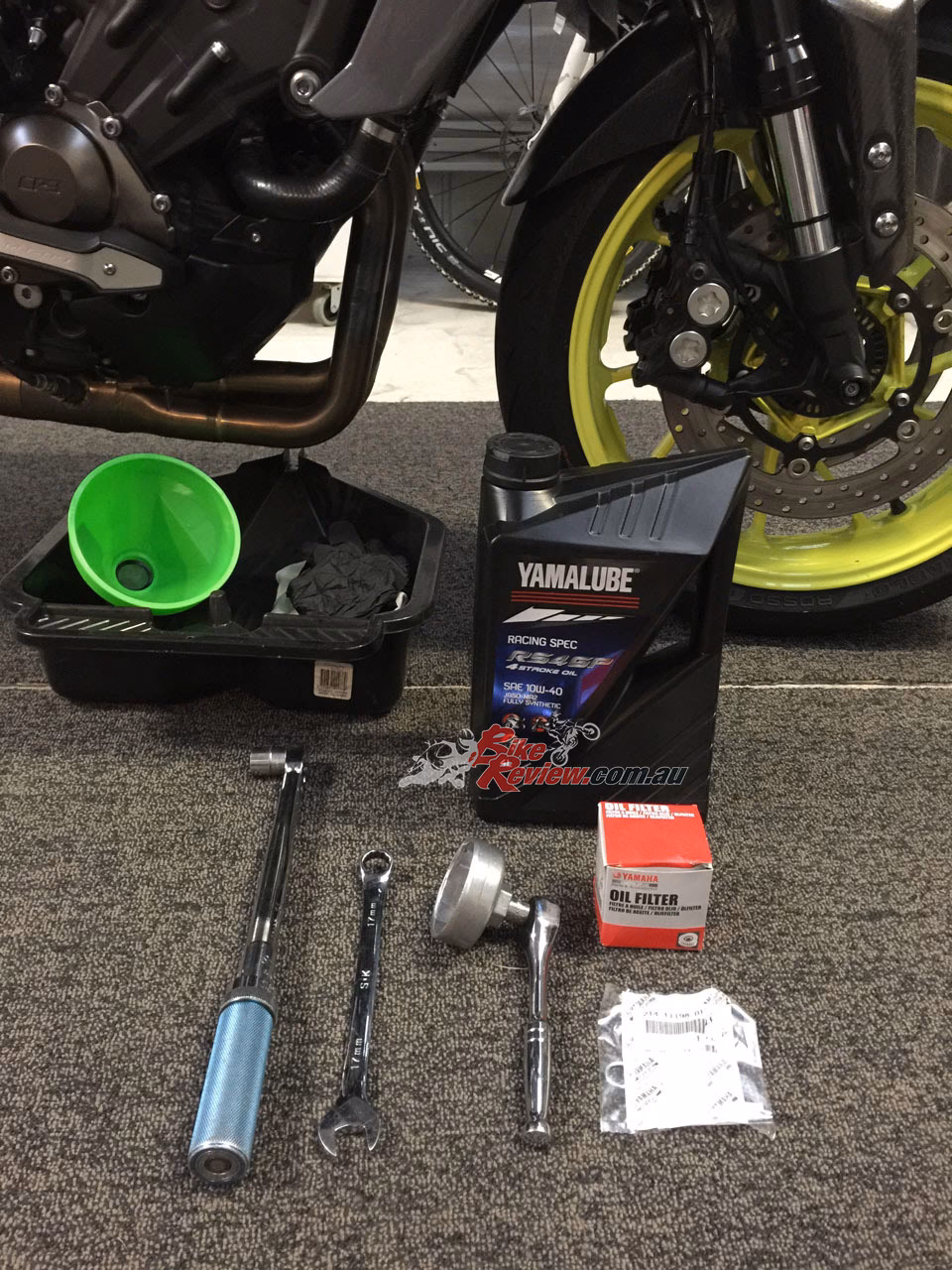How much oil does a 2021 MT-09 need?
