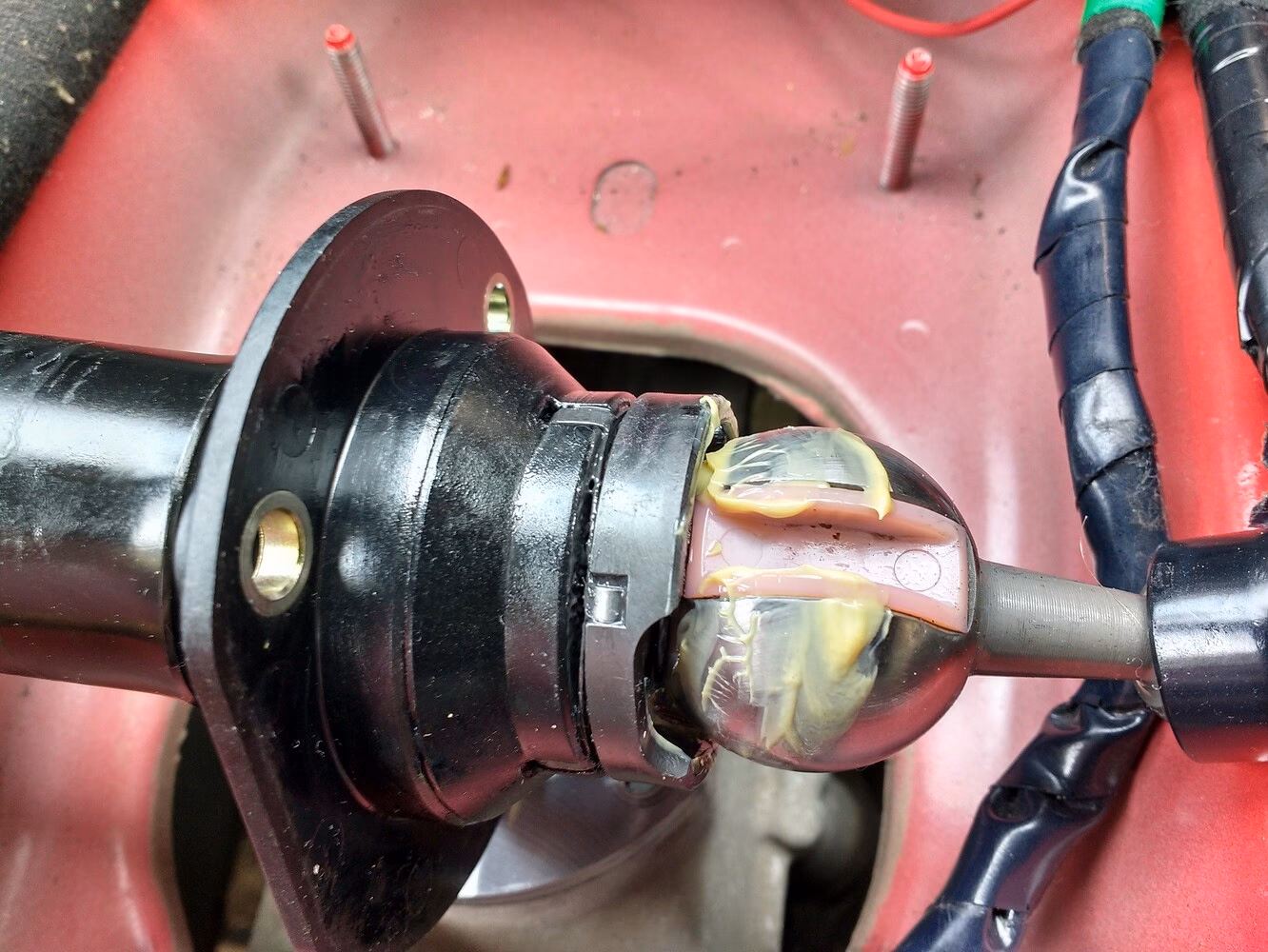 Does the 5 speed Mk3 have turret oil?