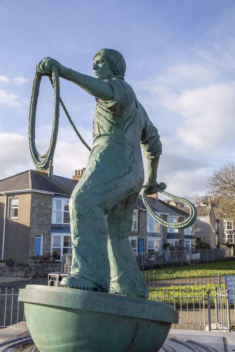 Where is Newlyn Tyre Services?