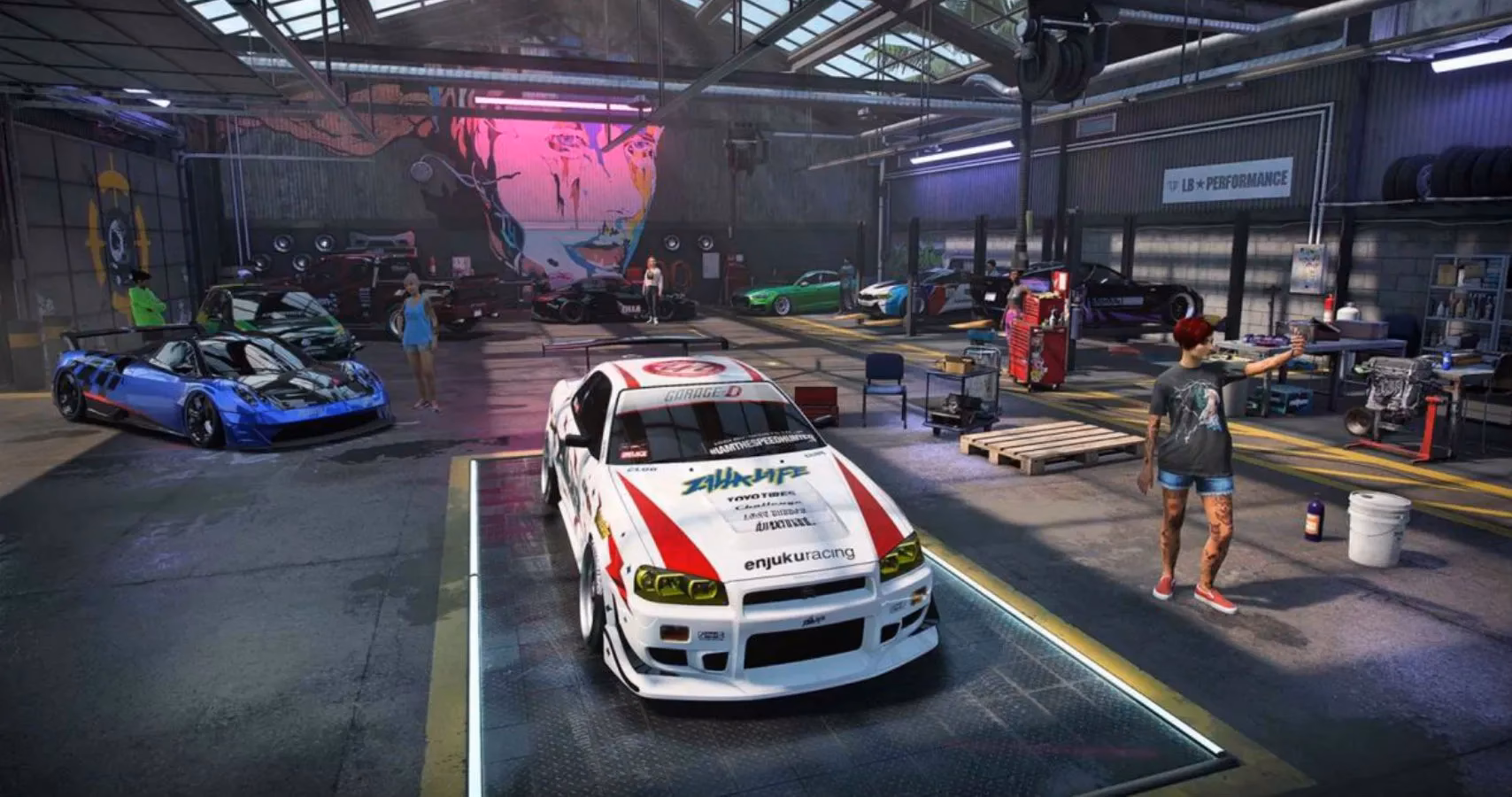 What happens if a car is damaged in NFS Heat?