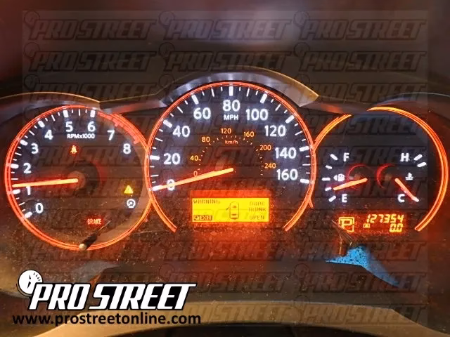 What does the Nissan Altima oil light mean?