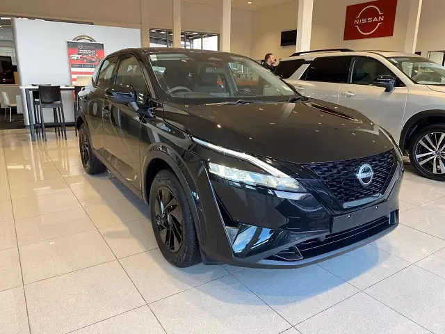 Which Nissan vehicles are available at Manukau Nissan?