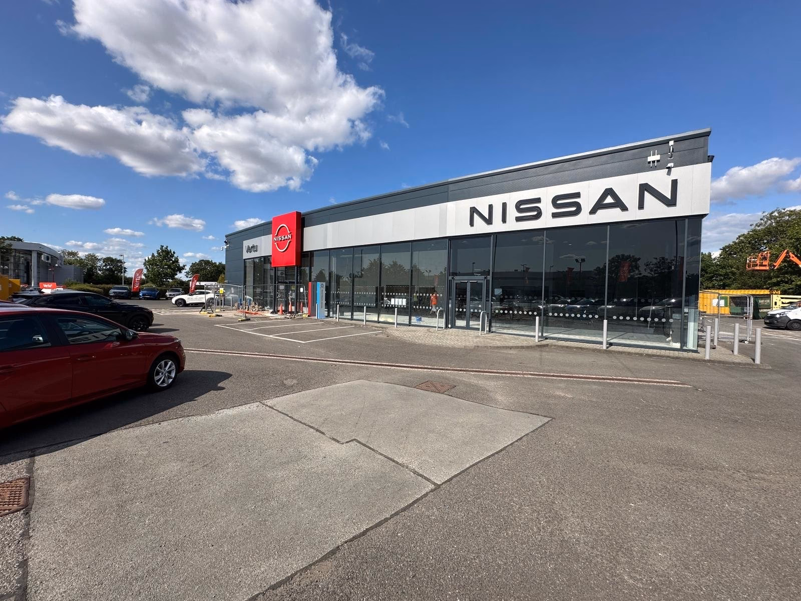 Where can I book An MOT & service in Tamworth?