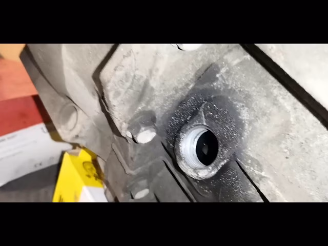 How to change ATF in a Micra?