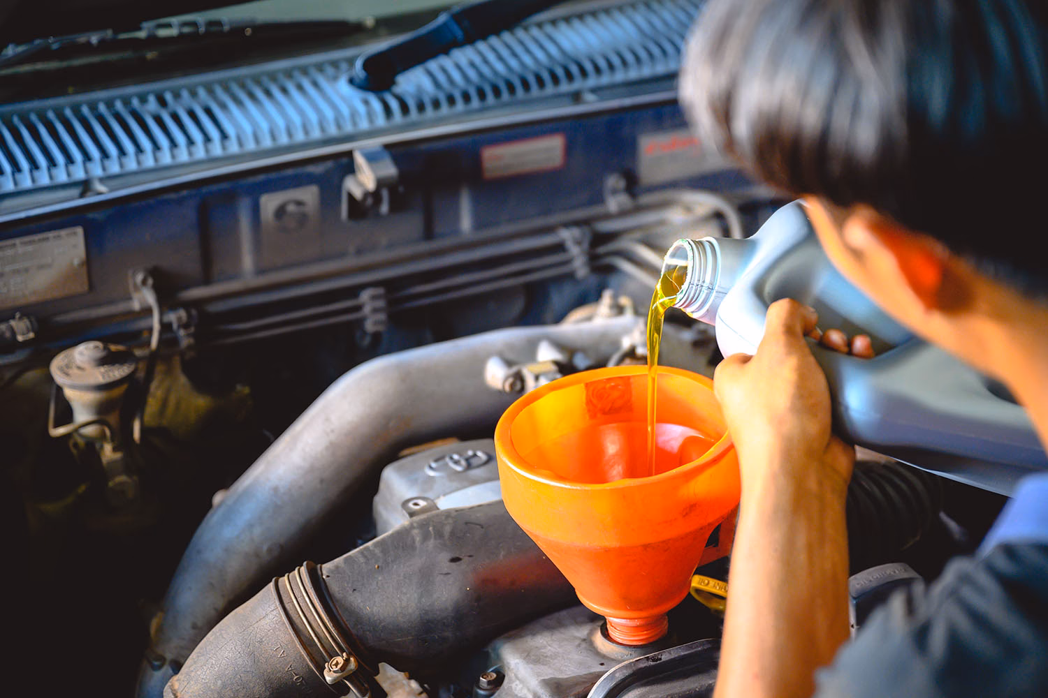 Is transmission fluid the same as gearbox oil?