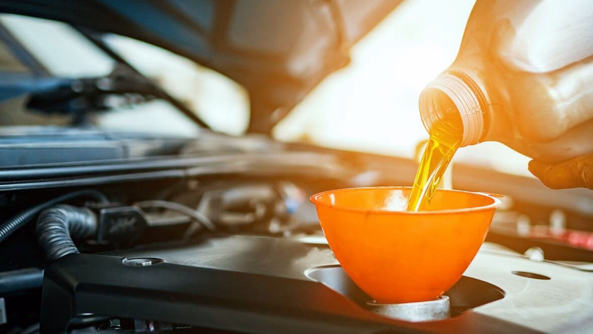 Where can I get a Class 4 MOT test in Crawley?