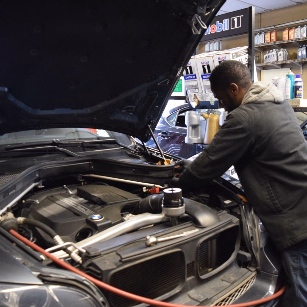 How long does a full service oil change take?