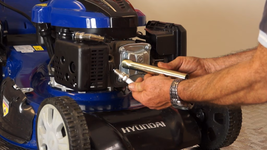 What is a Hyundai hym510spe lawn mower?