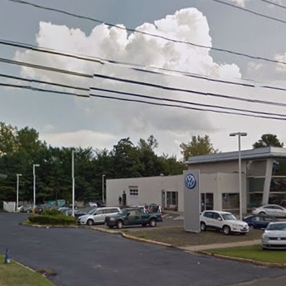 Where is the Valvoline instant oil change located?