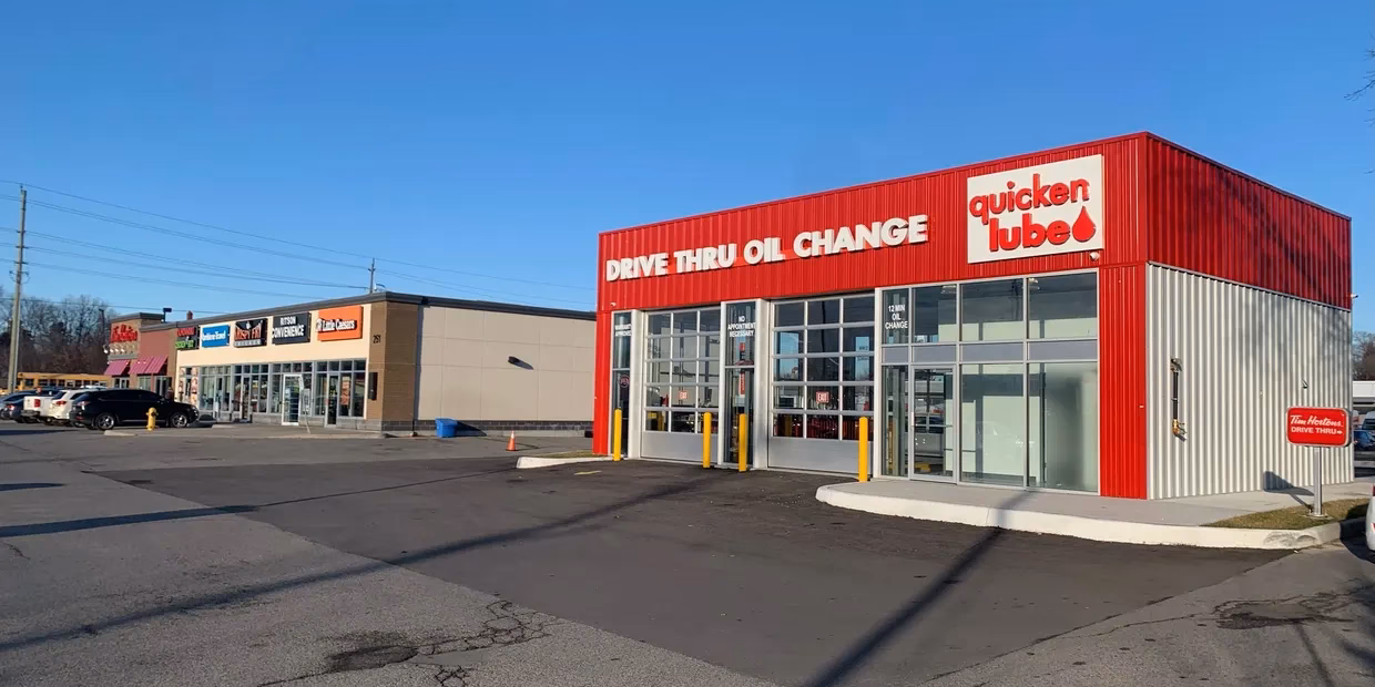 Does Oasis offer a free oil change?