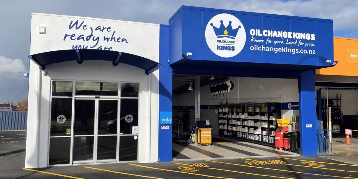 Where can I contact oil change Kings Papanui?