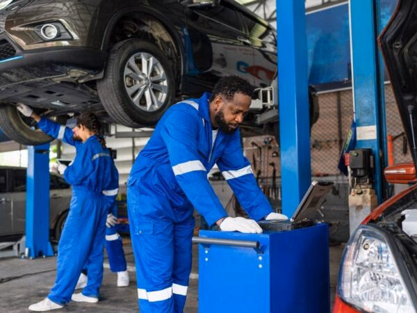 What are people saying about oil change stations services in Sterling Heights?