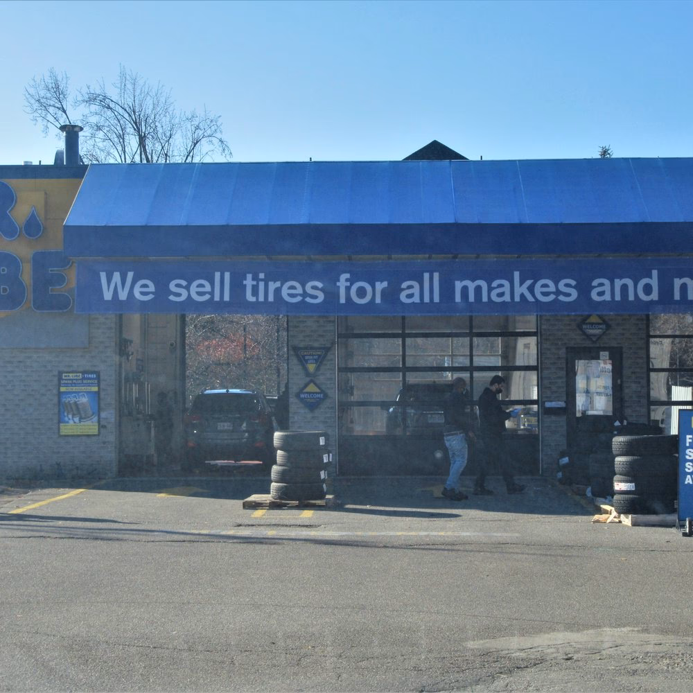 How do I schedule a service appointment at Thornhill auto repair?